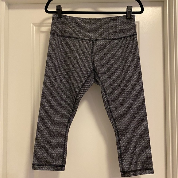 lululemon athletica Pants - Lululemon Crop Leggings